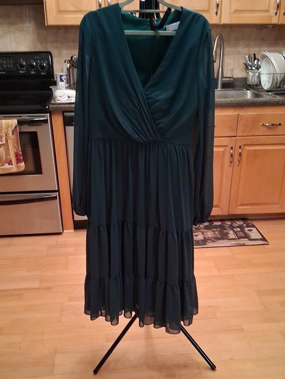 Long Sleeve Emerald Green V-Neck Tiered Midi Dress